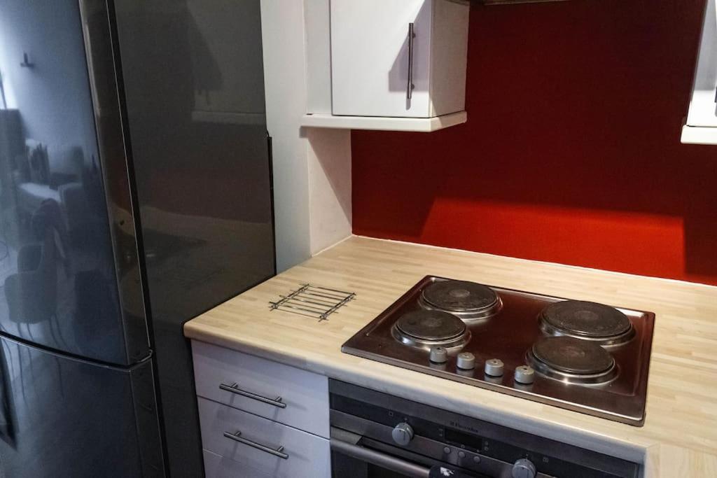 Cozy And Modern 2-Bed Apartment Swansea Exteriör bild
