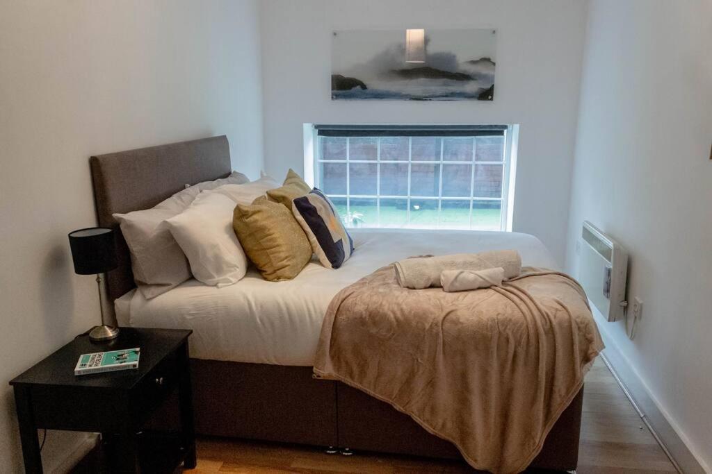 Cozy And Modern 2-Bed Apartment Swansea Exteriör bild